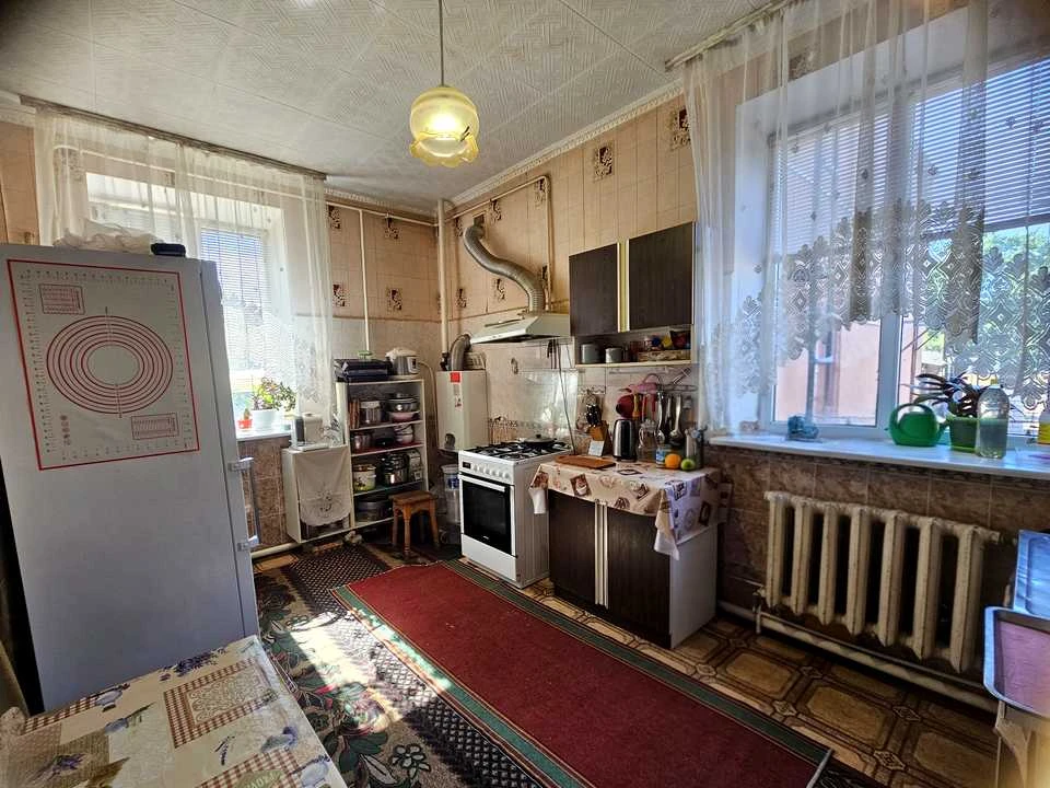 House. Kryvyi Rih, Lokomotivna Street (Komunarna)