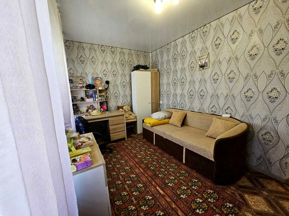 House. Kryvyi Rih, Lokomotivna Street (Komunarna)