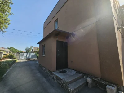 Продаж 2-х будинків по  вул.Локомотивна/120м2/ меблі техніка
