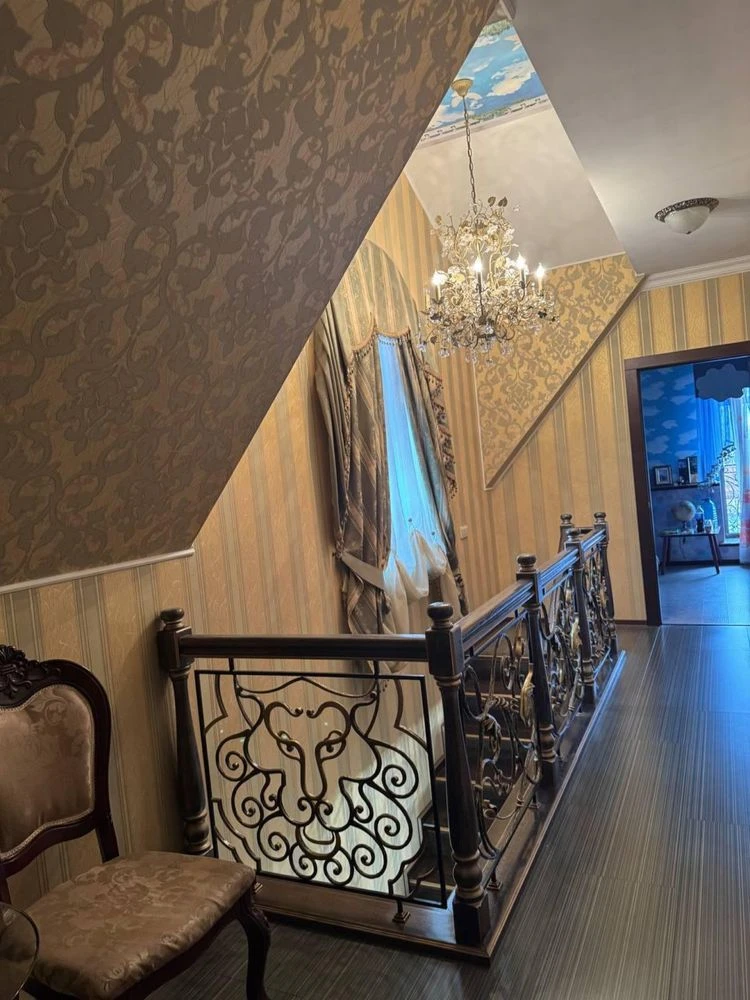 Продається будинок в Центрально- міському районі .