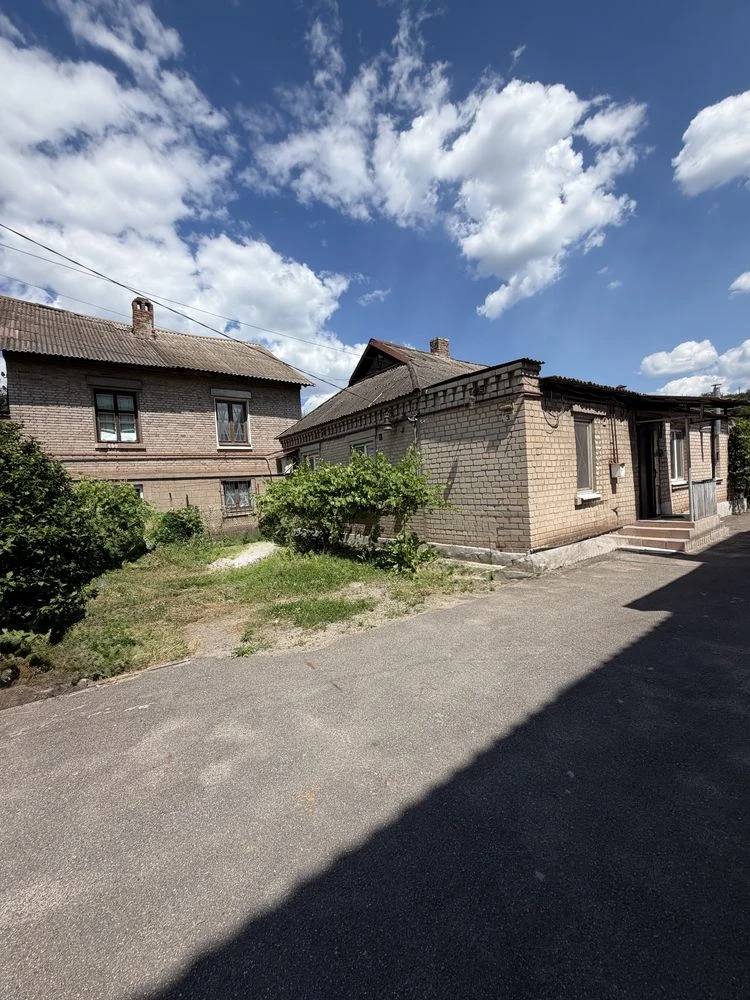 House for sale in the Central-City area.