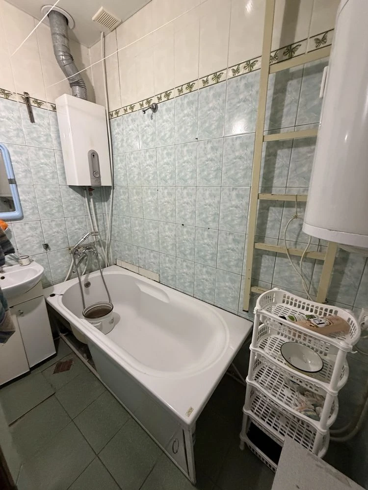 House for sale in the Central-City area.