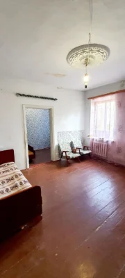 Будинок з ділянкою