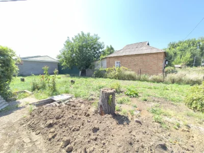 Продаж будинку. Ластівка. Вулиця Баха. Початок вулиці.