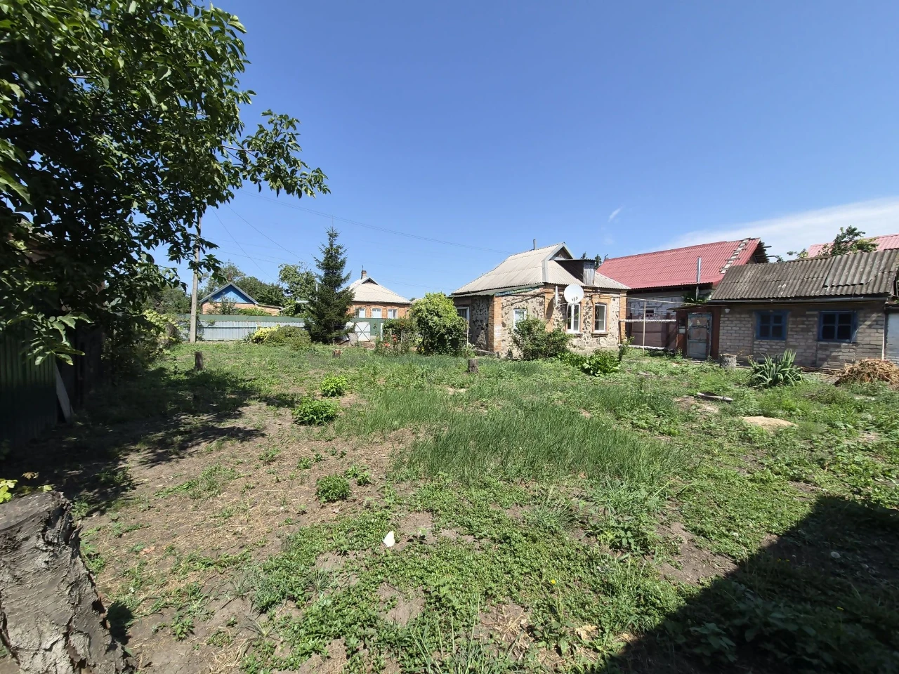 Продаж будинку. Ластівка. Вулиця Баха. Початок вулиці.