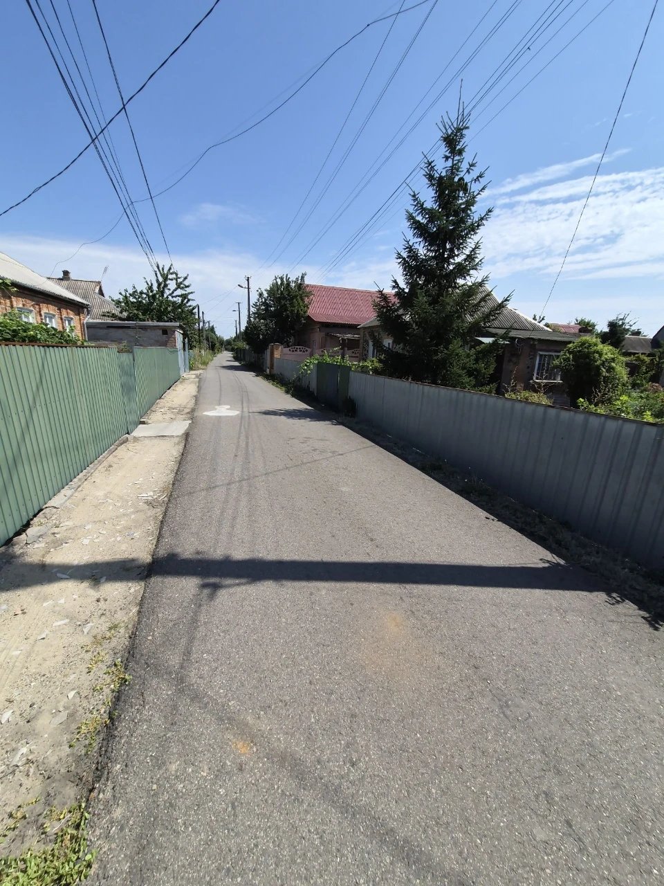 Продаж будинку. Ластівка. Вулиця Баха. Початок вулиці.