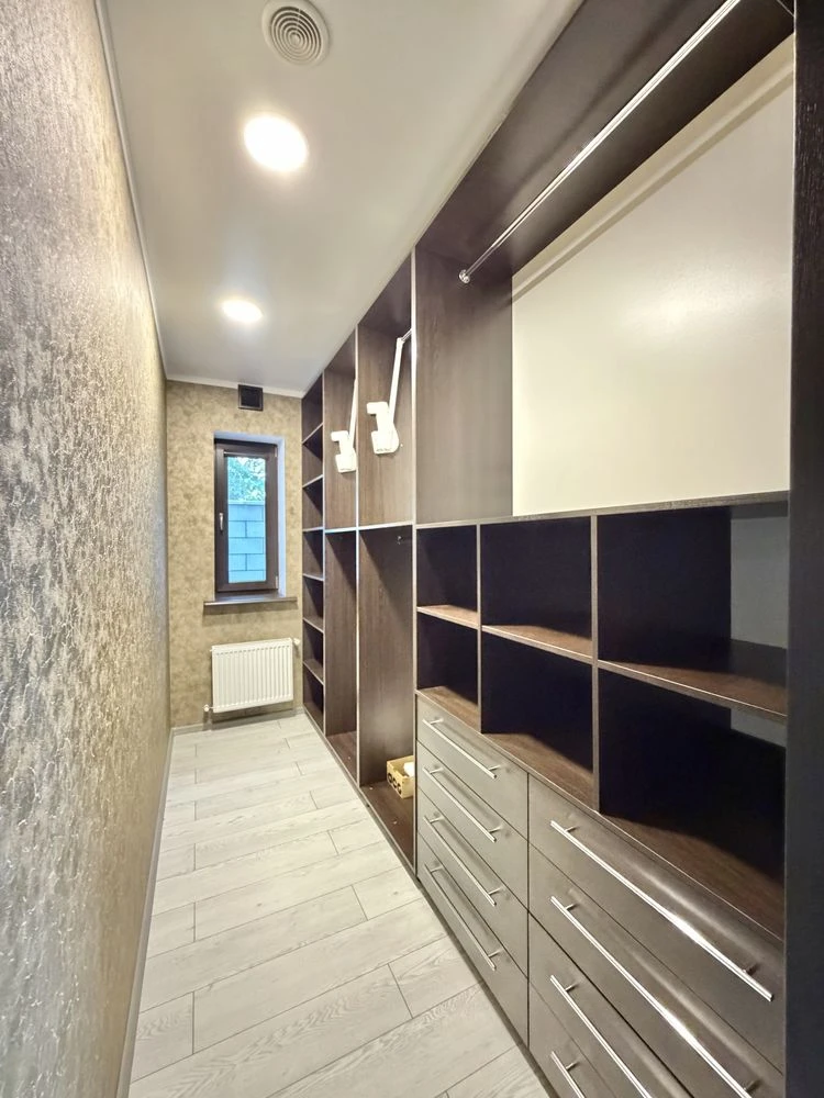 Sale of a new house on Lastochka, Sichovyh Streltsy Street