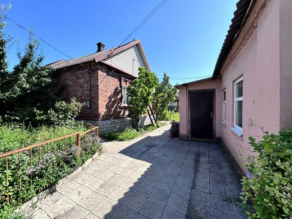 House. Kryvyi Rih, Olesya Honchar Street (Novgorod Street)