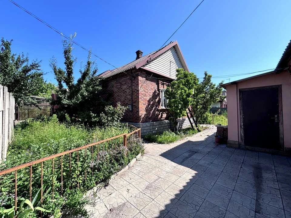 House. Kryvyi Rih, Olesya Honchar Street (Novgorod Street)