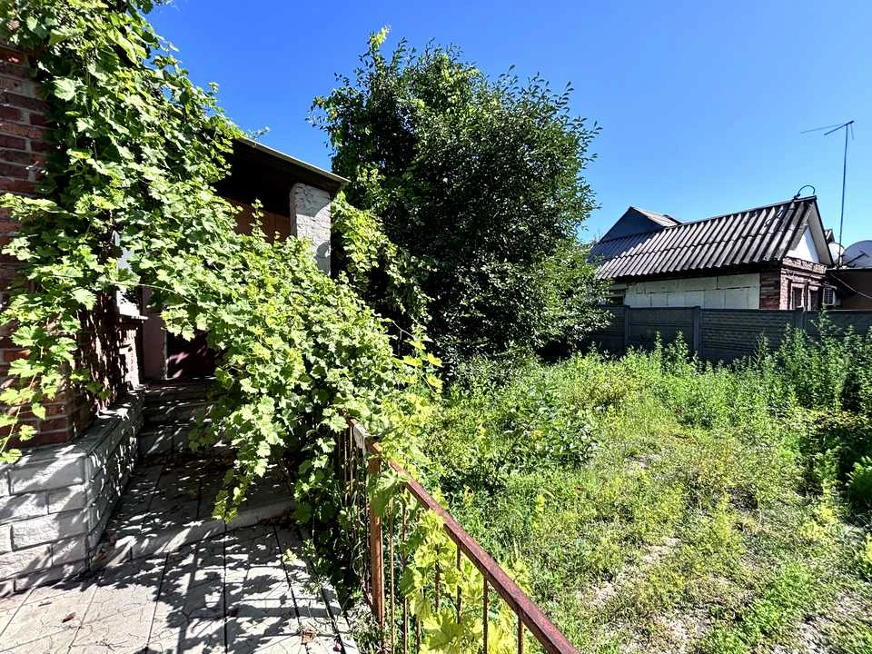 House. Kryvyi Rih, Olesya Honchar Street (Novgorod Street)