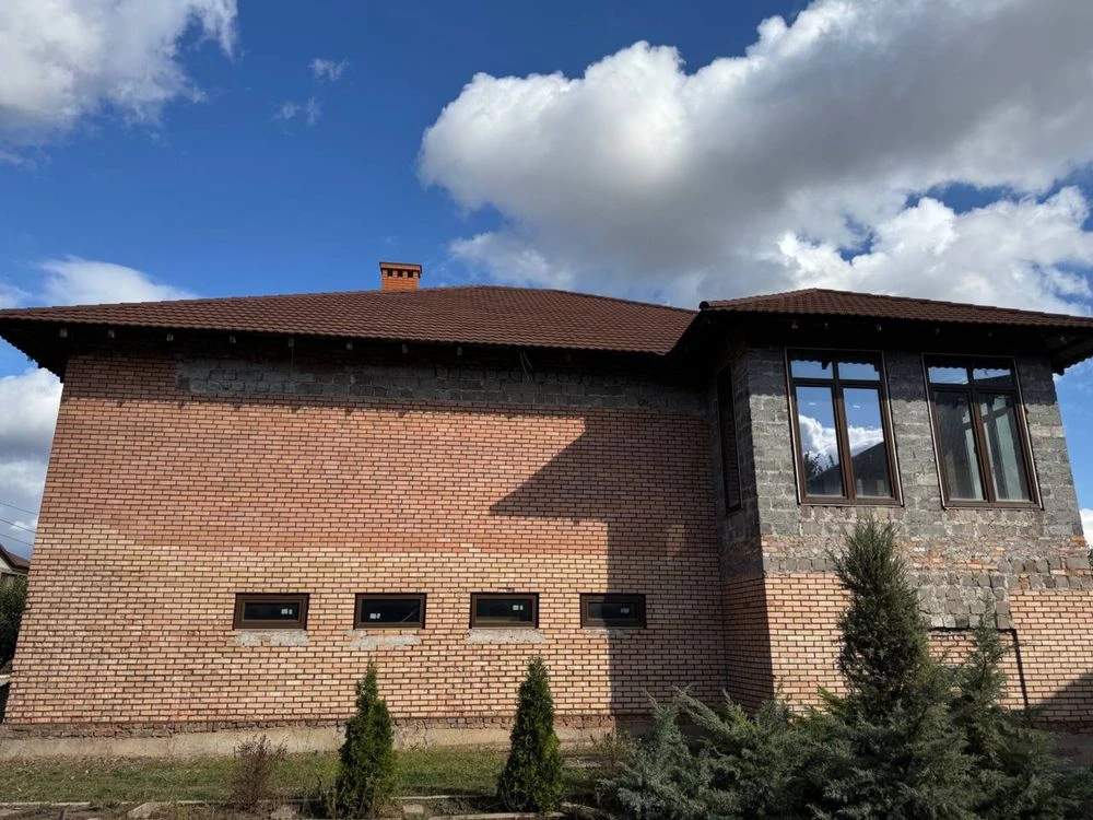 Продаж будинку на Інтернаті, 250 м, введений в експлуатацію.