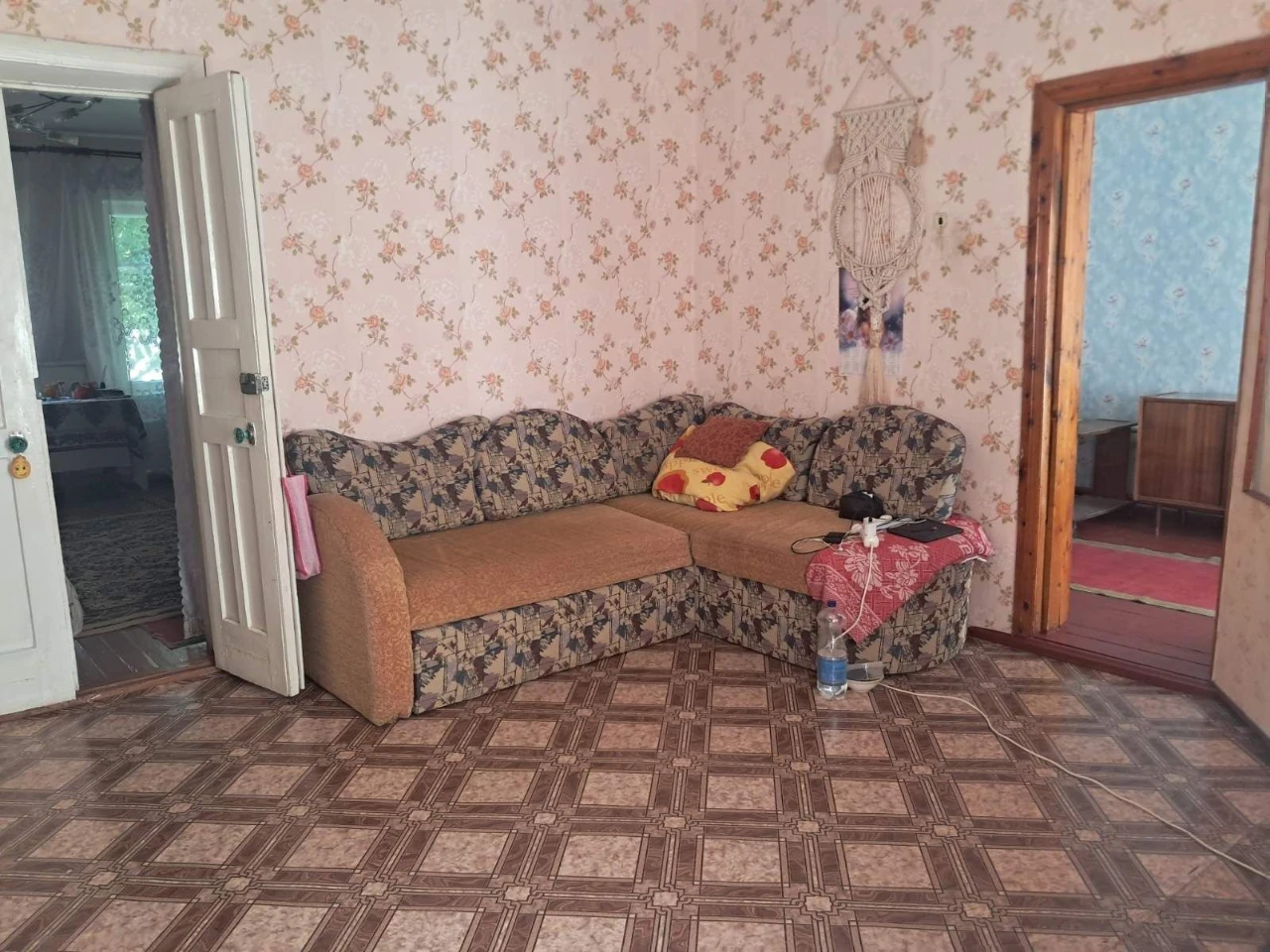 For sale, a good house