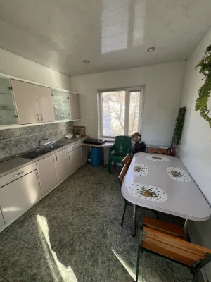 Продаж гарного будинку район Світанку  390 квм