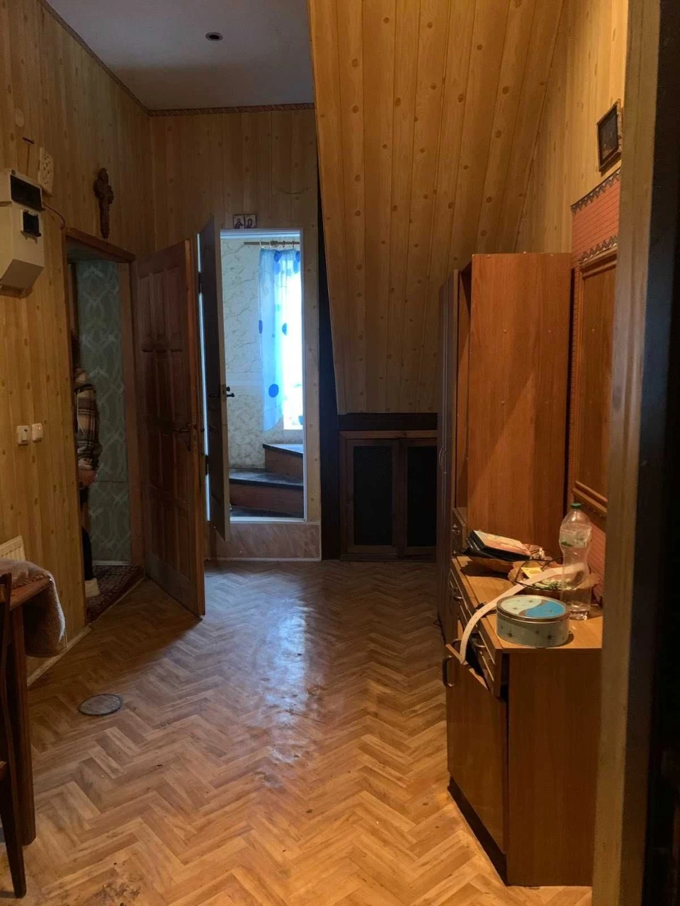 Sale of House on Anderson Street, Lastivka District, Shoe Factory