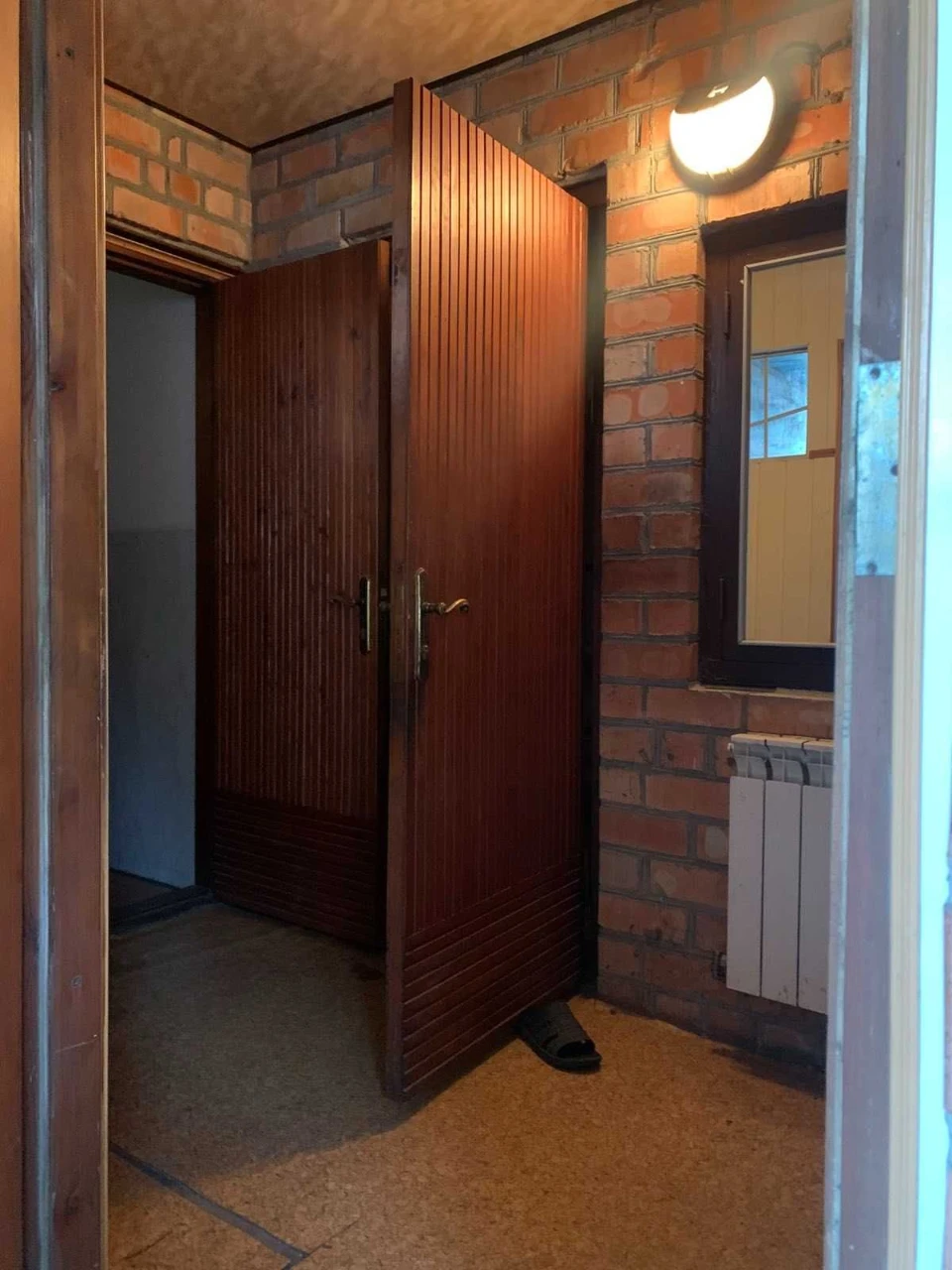 Sale of House on Anderson Street, Lastivka District, Shoe Factory