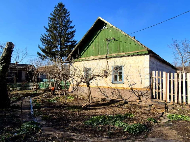 Будинок. Кривий Ріг, Волонтерів вул. (Світлогірська)