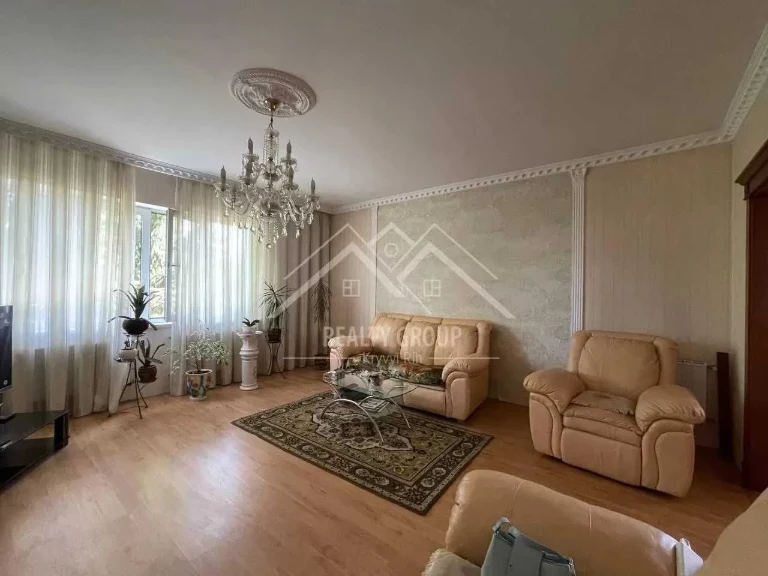 Продаж затишного будинку з ремонтом на Розвилці. (еВідновлен