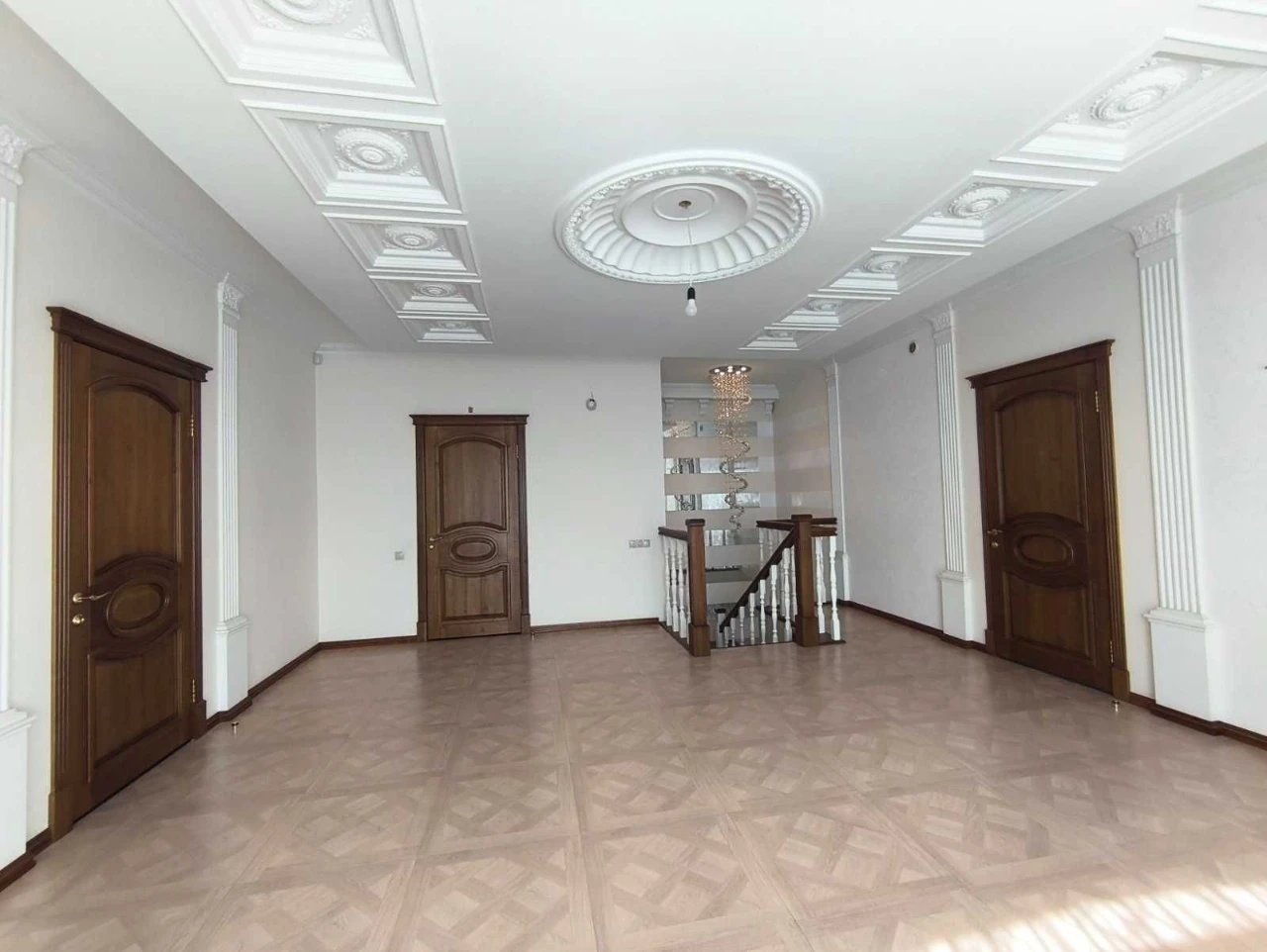 Luxury house near 95th district.