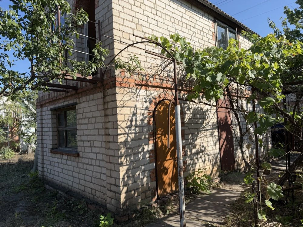 Продається дача на Карачунах .