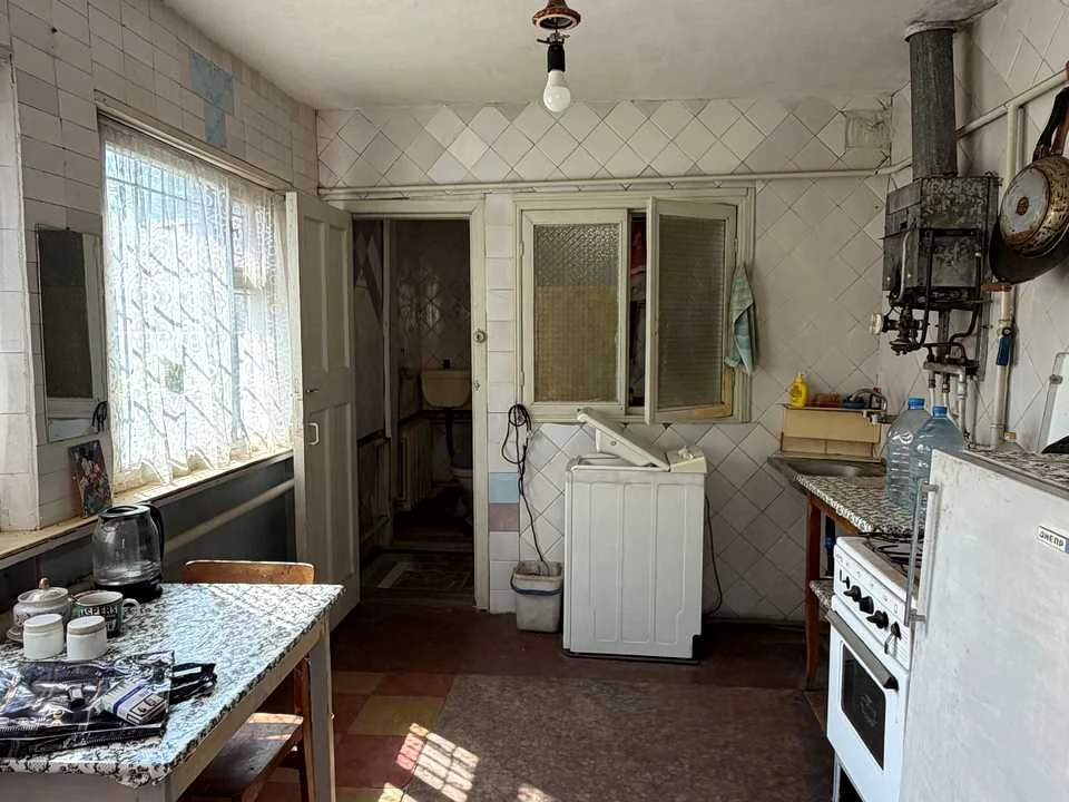 House. Kryvyi Rih, Yunikh Moryakiv Street (Sergo)