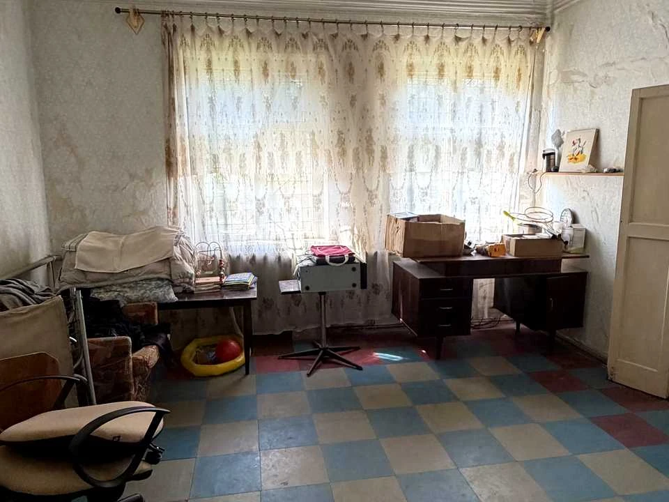 House. Kryvyi Rih, Yunikh Moryakiv Street (Sergo)