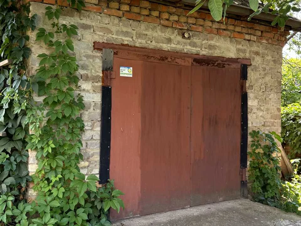 House. Kryvyi Rih, Yunikh Moryakiv Street (Sergo)