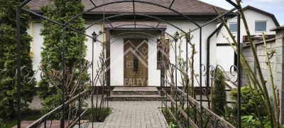 Продаж сучасного будинку з великою земельною ділянкою, МОПР