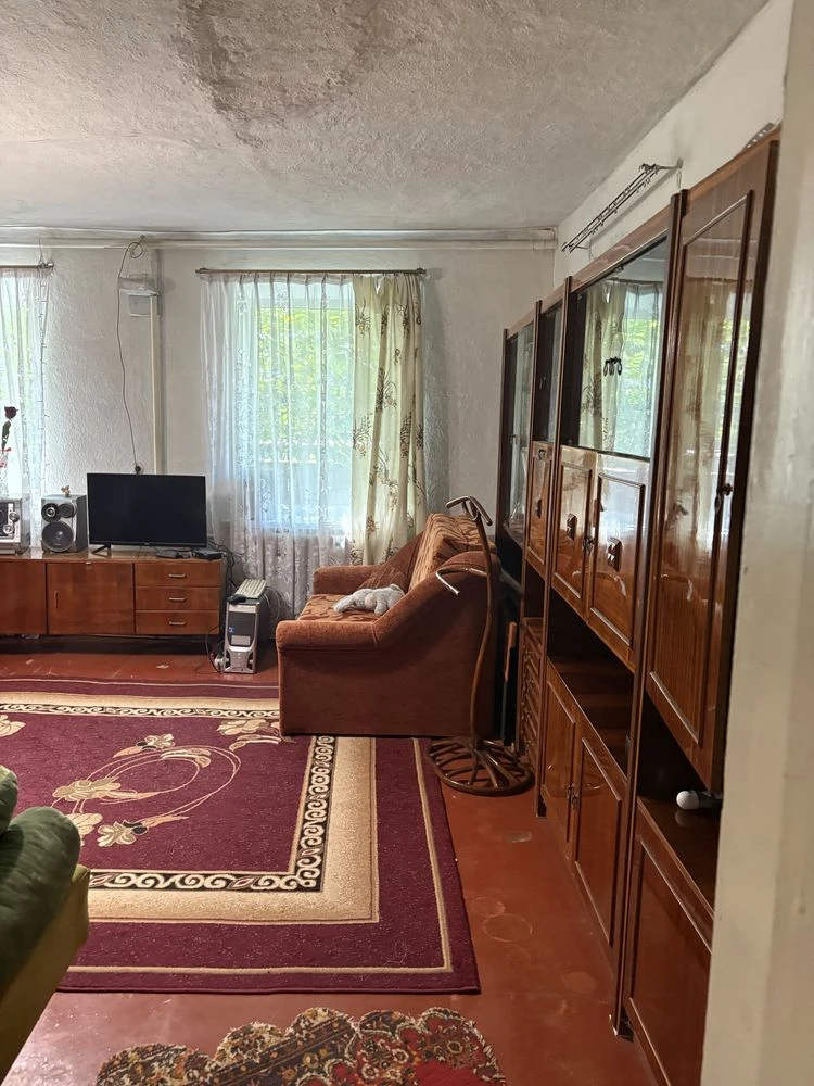 4-bedroom House for Sale in the Metallurg District
