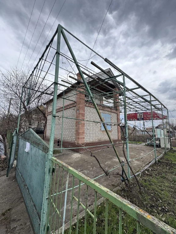 Продається двух поверхова дача біля Марьянівки .