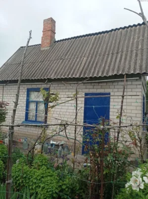 Продам дачну ділянку з будинком