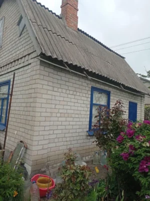 Продам дачну ділянку з будинком