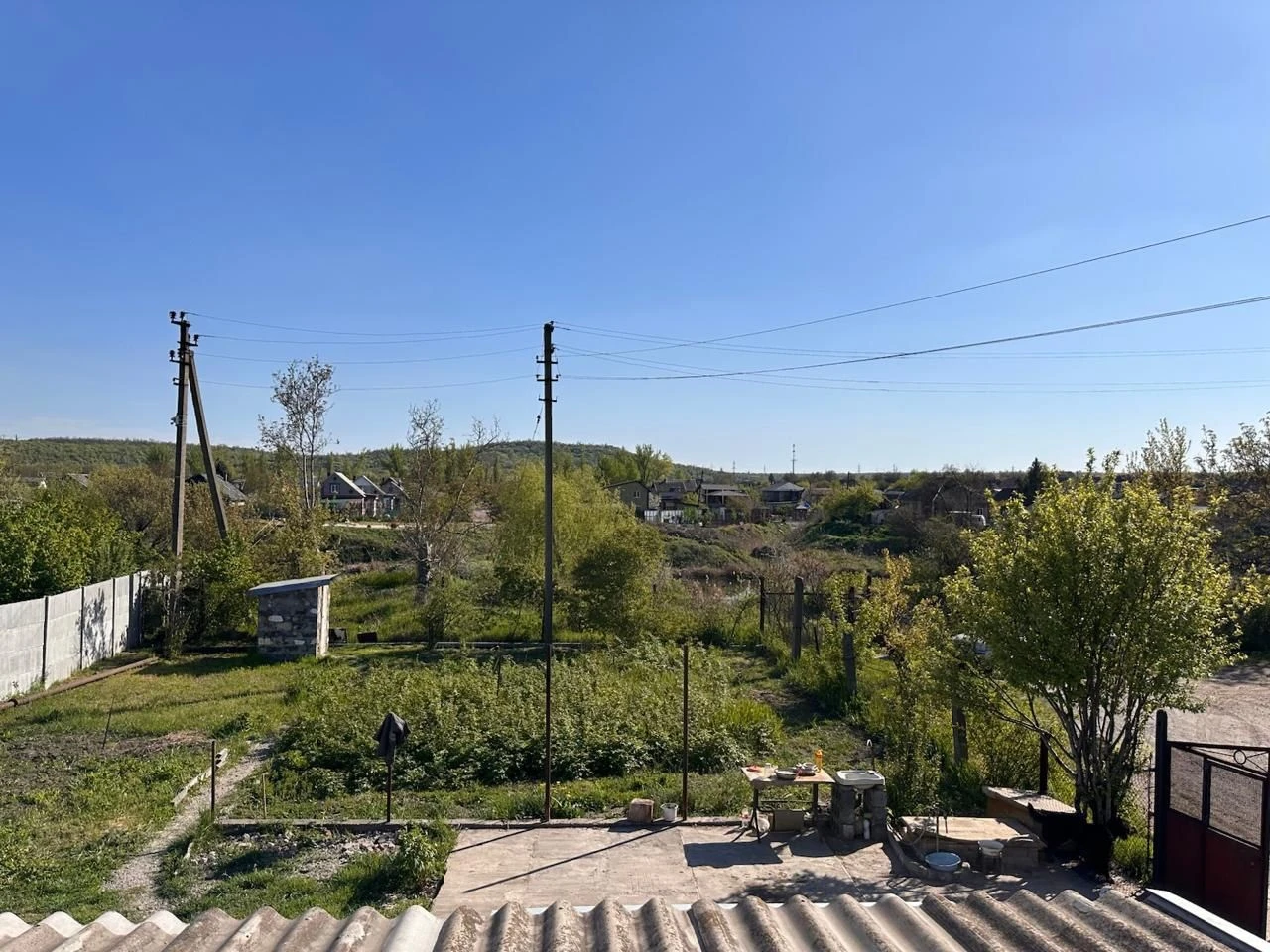 House near the river on Mykolaiv Avenue