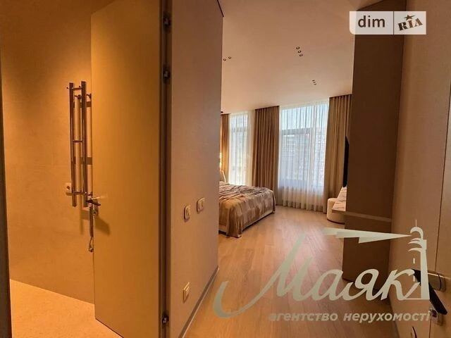 Sale of 1-room apartment 103.2 sq. m. on Andriy Verkhoglyada St. 17B