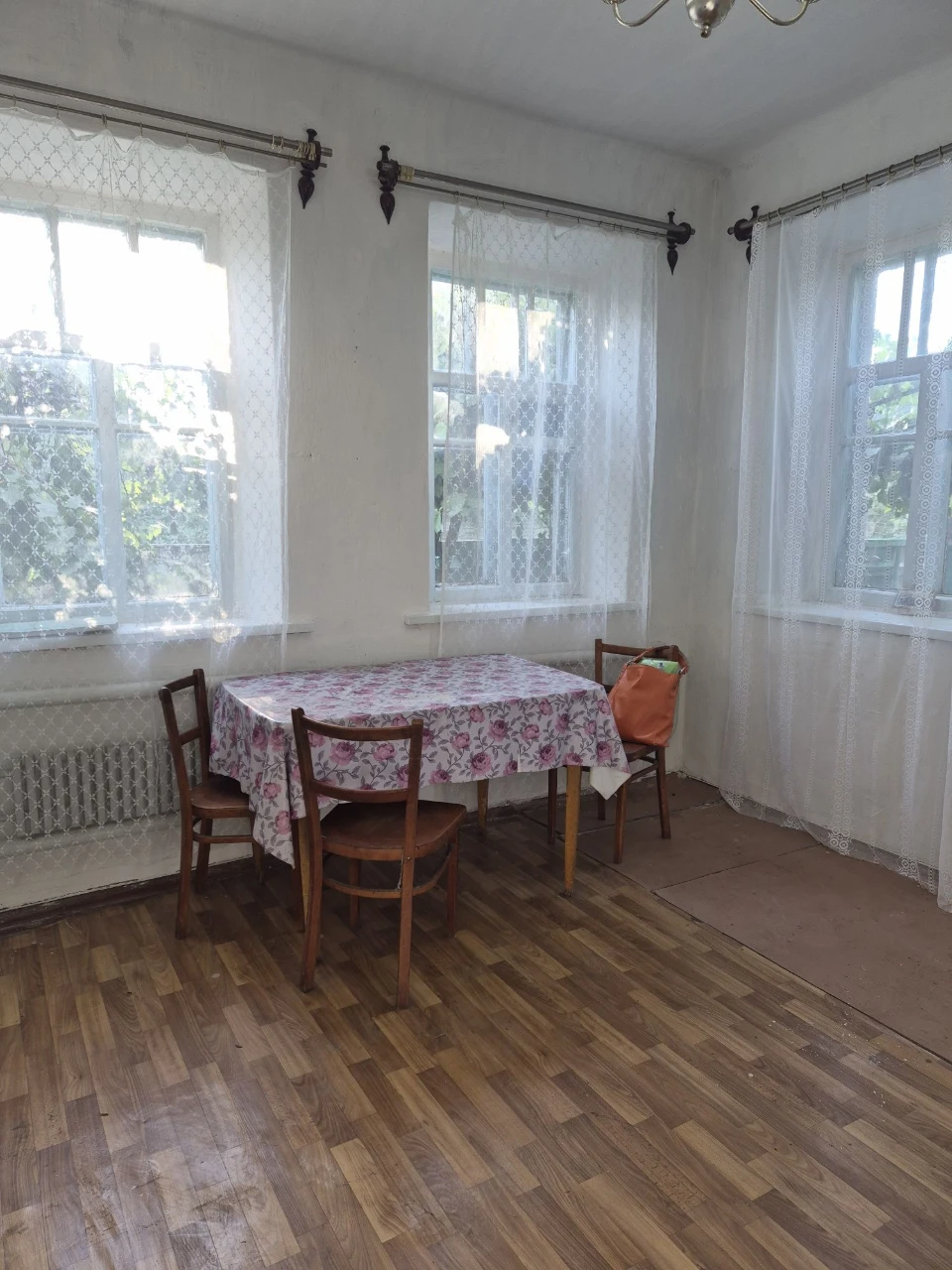 Продам дом 60м 4 комнаты у. Павла Лихмана район Ласточка Раз