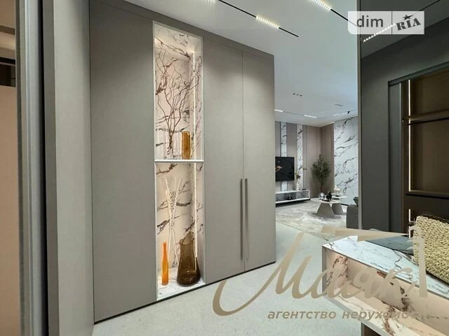 Sale of 1-room apartment 103.2 sq. m. on Andriy Verkhoglyada St. 17B