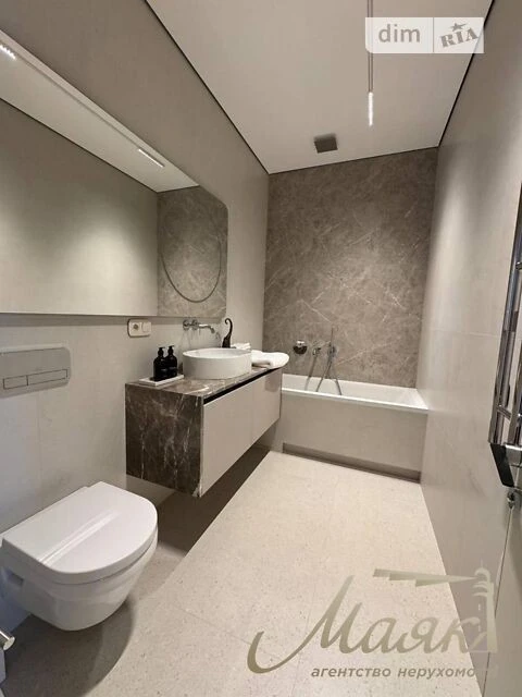 Sale of 1-room apartment 103.2 sq. m. on Andriy Verkhoglyada St. 17B