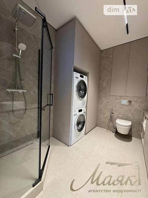 Sale of 1-room apartment 103.2 sq. m. on Andriy Verkhoglyada St. 17B
