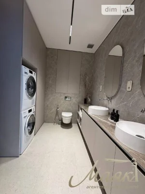 Sale of 1-room apartment 103.2 sq. m. on Andriy Verkhoglyada St. 17B