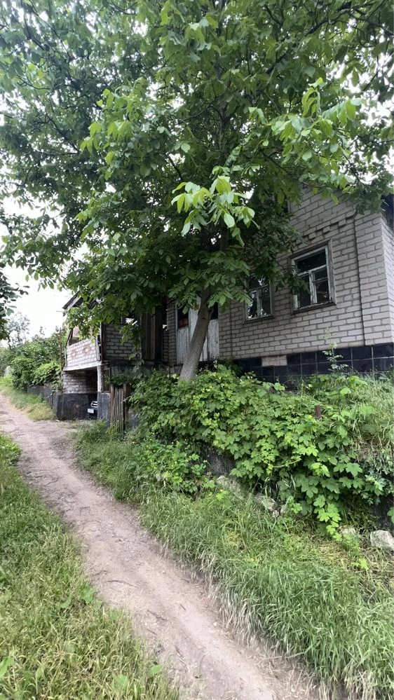 Cottage in the city limits