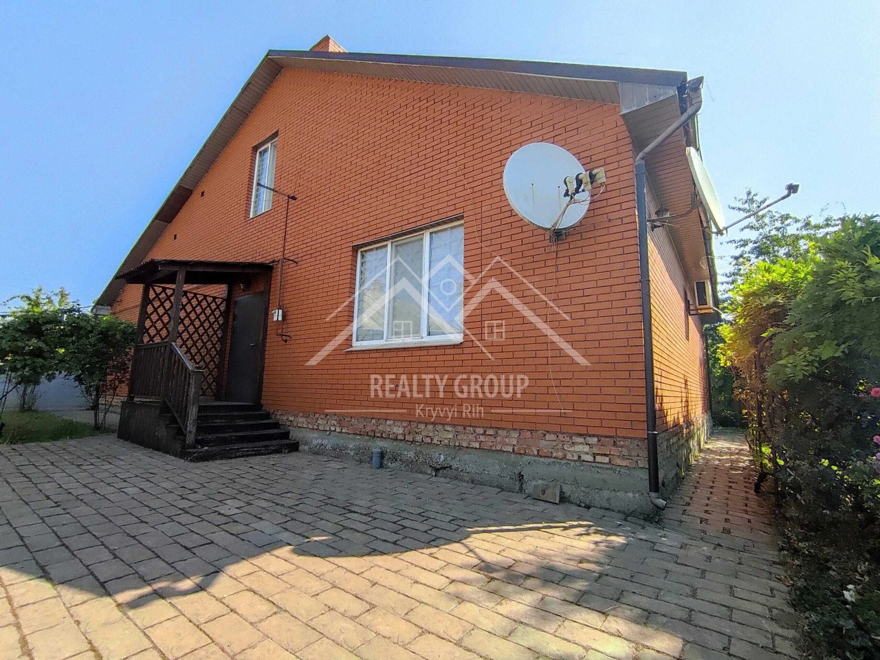 Продаж сучасного двоповерхового будинку на Ластівці