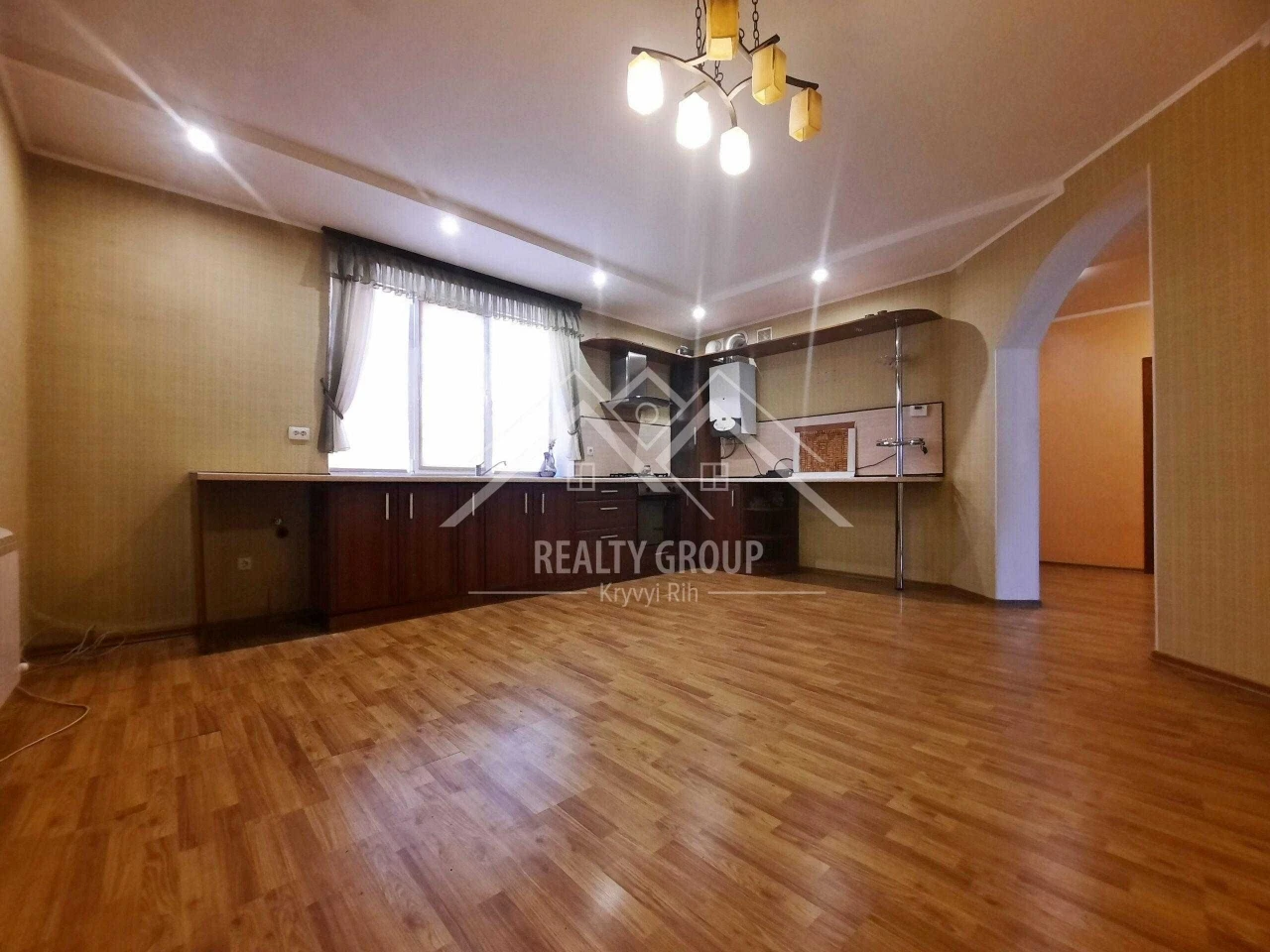 Продаж сучасного двоповерхового будинку на Ластівці