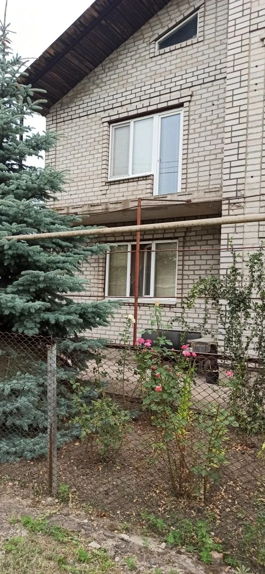 Продам великий 2-х поверховий,сучасний будинок в житловому м