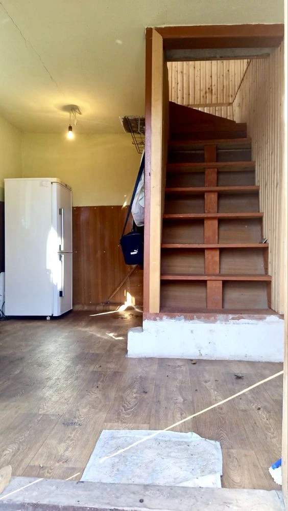 "Kolos" Cottage, near "8th Hospital" legal address, land 12 acres