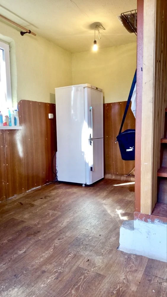 "Kolos" Cottage, near "8th Hospital" legal address, land 12 acres