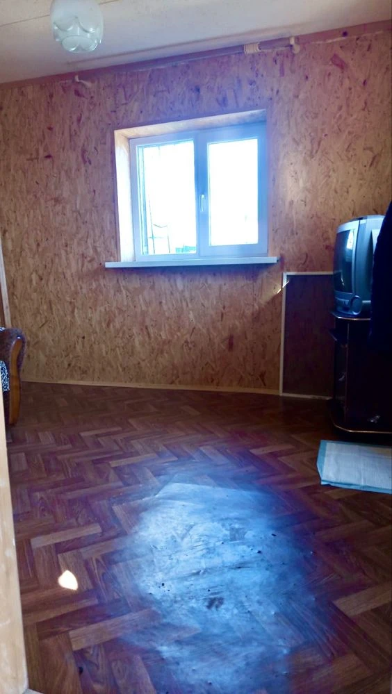 "Kolos" Cottage, near "8th Hospital" legal address, land 12 acres