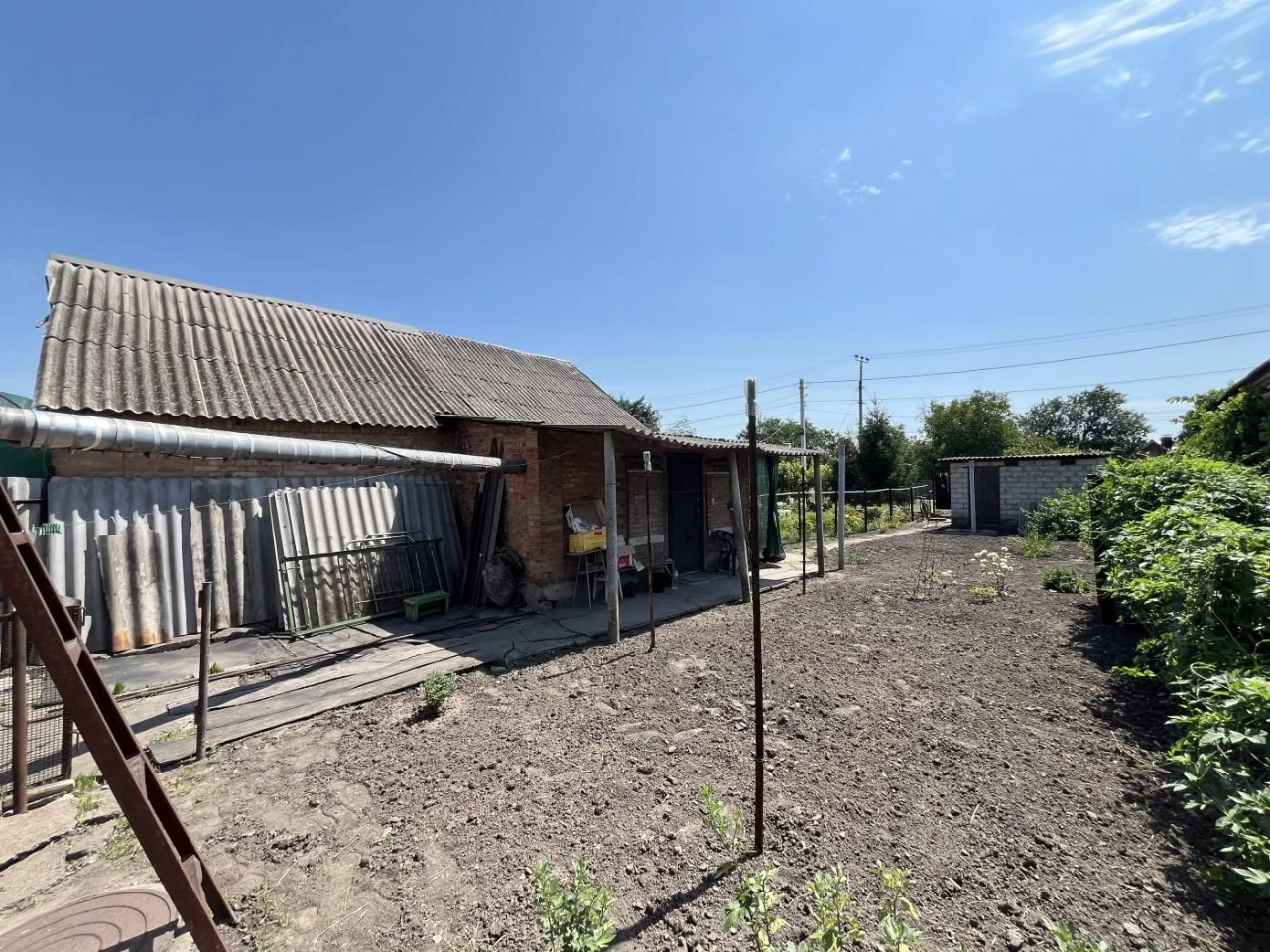 Three-room Cottage, Rozvyłka, Railway Station