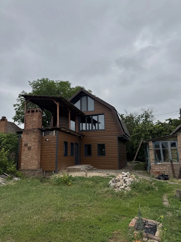Продам дом с солнечными панелями,мансардой,ул.Природная,Черн