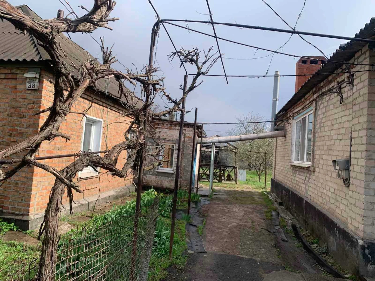Продаж будинку в Довгинцівському р-ні, вул. Вартових Неба