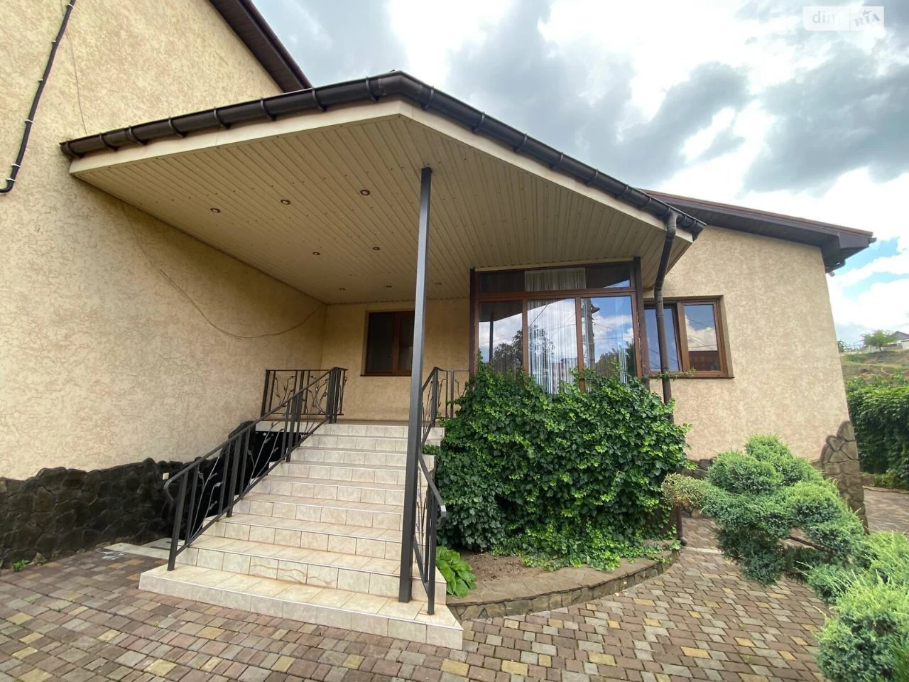 Country House for Sale