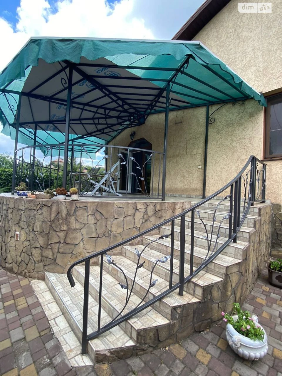 Country House for Sale